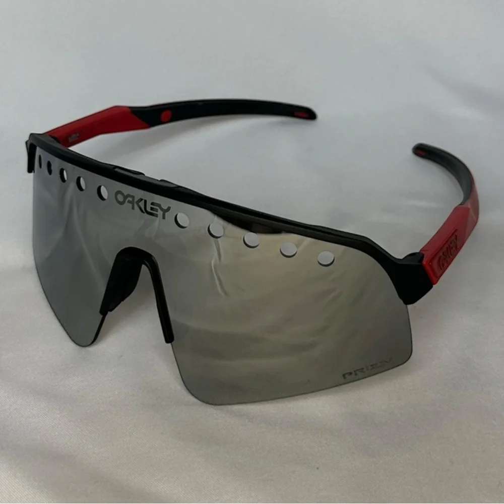 Oakley Sutro Lite Sweep Vented Black/Silver Prizm Lens Red Black Frame